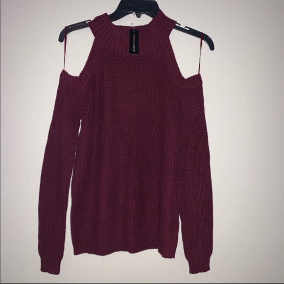 NWT cold shoulder sweater - S - Picture 6 of 7